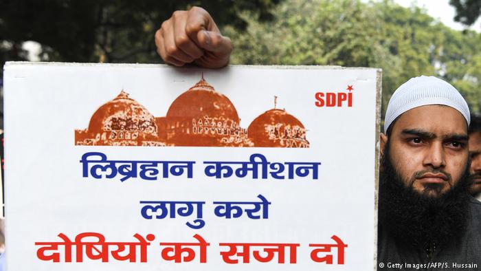 بابری مسجد تنازعہ کے حل کے لئے قائم کمیٹی تنازعہ کا شکار