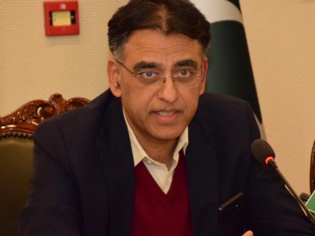 وزیر خزانہ کی تبدیلی ناگزیر ہے!