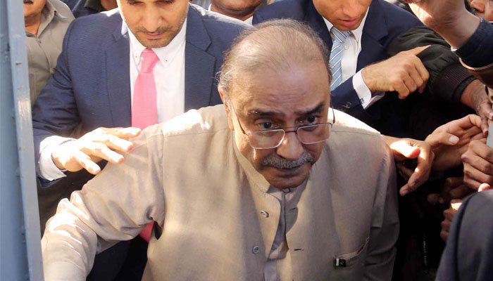 پاکستان میں روز تجربے ہوتے ہیں، صدارتی نظام کے قائل نہیں: آصف علی زرداری