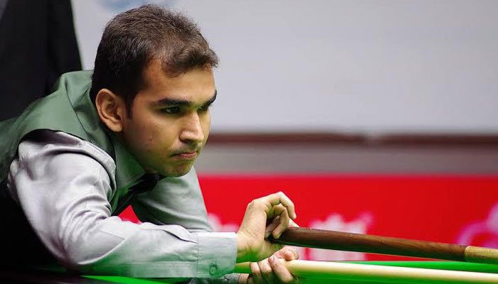 اسنوکر چیمپئن حمزہ اکبر کی کیرئیر جاری رکھنے کیلئے عوام سے مالی مدد کی اپیل