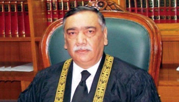 ریاست خود لوگوں کو نجی اسکولز میں داخلوں پر مجبور کرتی ہے: چیف جسٹس
