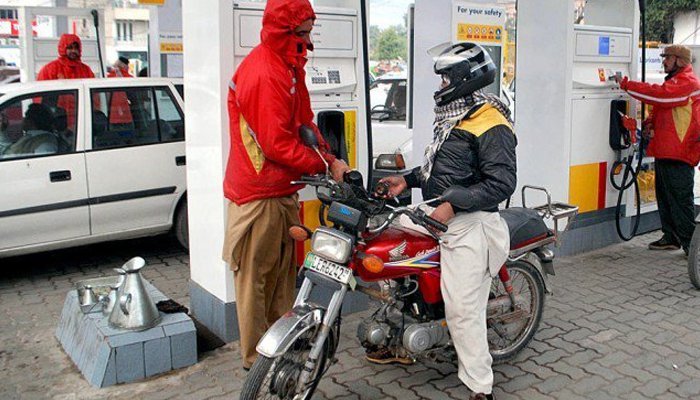 پیٹرول و ہائی اسپیڈ ڈیزل 6،6 اور مٹی کے تیل کی قیمت میں 3 روپے فی لیٹر اضافہ