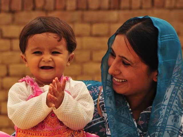 پاکستان سمیت دنیا بھر میں آج ماؤں کا دن منایا جا رہا ہے