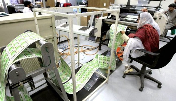 نادرا کے 120 جعل ساز ملازمین برطرف، 9 ہزار سے زائد شناختی کارڈز منسوخ