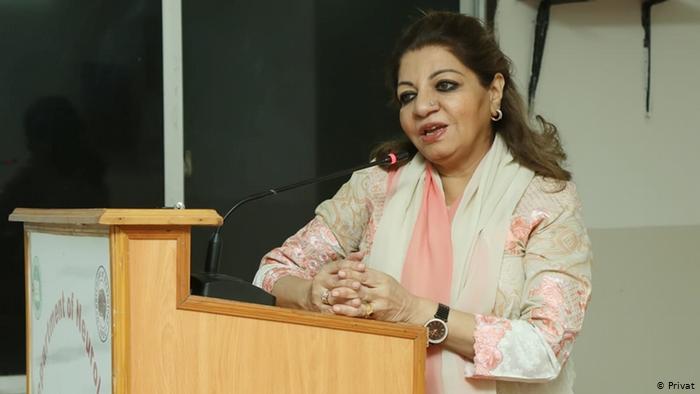 پاکستان میں خواتین ڈاکٹر بننے کے بعد ملازمت کیوں نہیں کرتیں؟