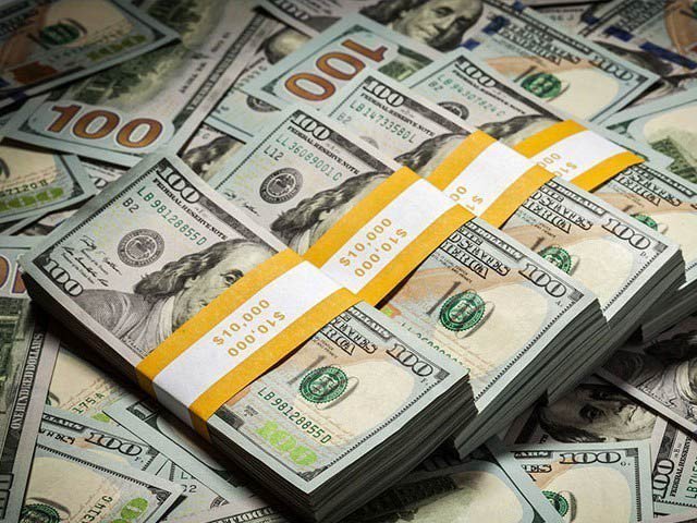 انٹربینک میں ڈالر 162 اور اوپن مارکیٹ میں 161 روپے سے تجاوز کر گیا