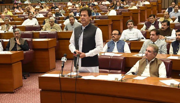 ایوان میں وزیراعظم عمران خان کیلئے سلیکٹڈ کا لفظ استعمال کرنے پر پابندی عائد
