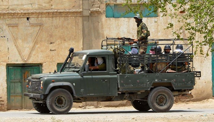 شمالی وزیرستان میں پاک فوج کی گاڑی پر فائرنگ اور بم حملہ، ایک جوان شہید