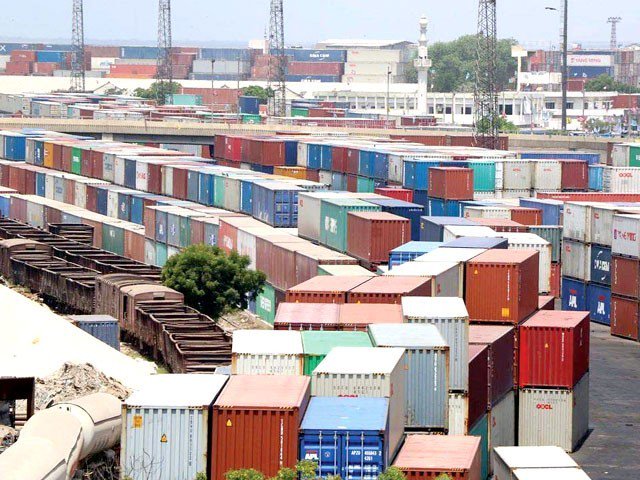 ریٹیل قیمت کا ٹیگ نہ ہونے پر بندرگاہوں پر 400 کنٹینرز کی کلیئرنس رک گئی