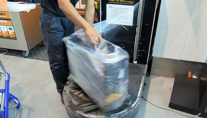 شدید عوامی رد عمل: ائیرپورٹس پر سامان کی پلاسٹنگ ریپنگ کا فیصلہ واپس لے لیا گیا