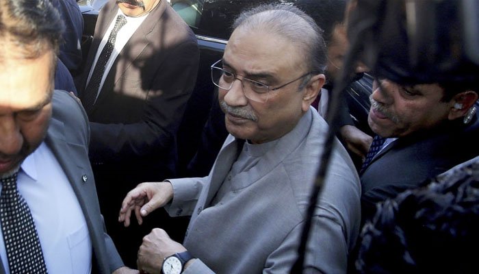 آصف زرداری کو کمر کا شدید درد لاحق، اڈیالہ سے پمز اسپتال منتقل