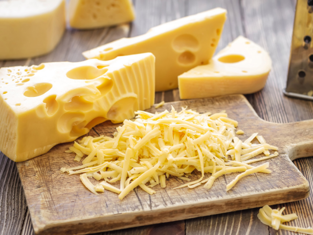 پولیس کو کروڑوں روپے کے ’پنیر چور‘ کی تلاش