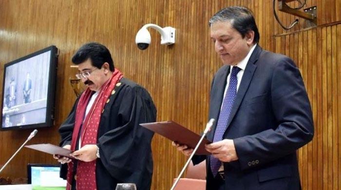 سینیٹ میں تبدیلی کی تحریکیں ناکام: چیئرمین اور ڈپٹی چیئرمین عہدوں پر برقرار