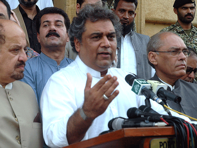 کراچی کے مسائل کا حل، ناکہ سیاست!