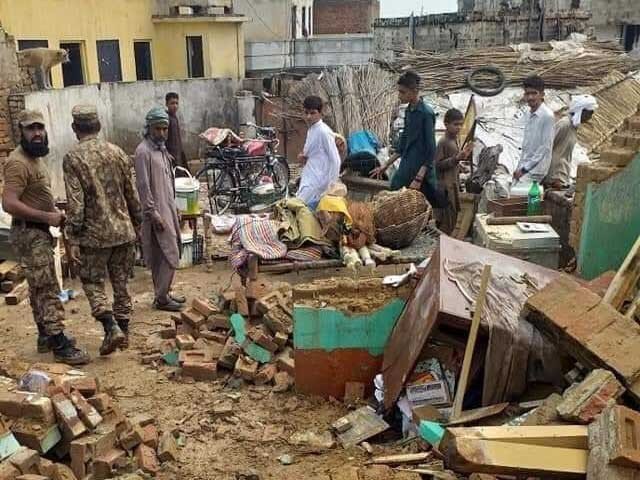 زلزلہ زدہ علاقوں میں بارش کے باعث امدادی کاموں میں مشکلات، ادویات اور پانی کی قلت