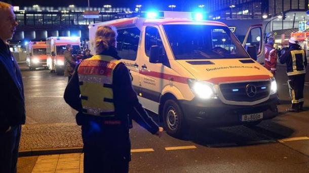 جرمنی: کانسرٹ کے دوران اسٹیج ٹوٹ گیا، 20 افراد زخمی