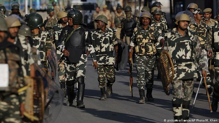 پاکستانی فوج مداخلت کرے، کشمیری عسکریت پسند رہنما کا مطالبہ