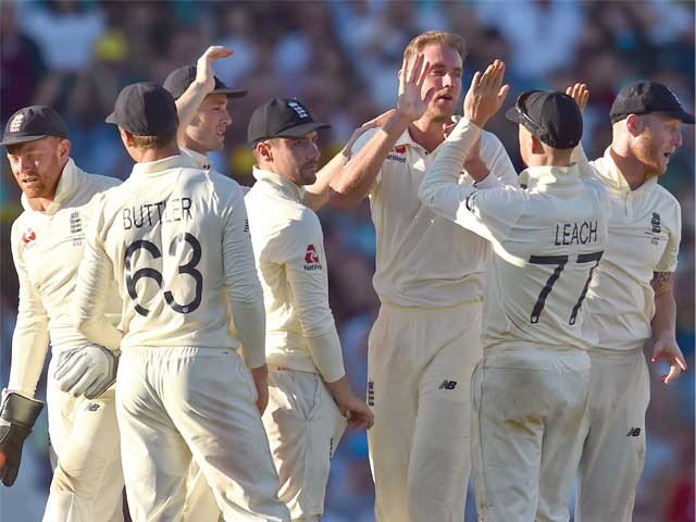 اوول ٹیسٹ : آسٹریلیا 19 سالہ فتح کی پیاس نہ بجھا سکا