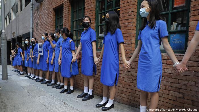 ہانگ کانگ، اسکول کی بچے بھی حکومت مخالف مظاہروں میں شامل