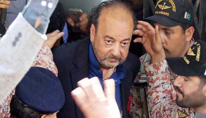 آغا سراج کی بیوی، بیٹیوں اور بیٹے کے ناقابل ضمانت وارنٹ گرفتاری جاری