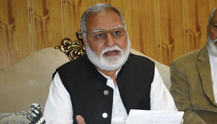 عمران خان نے استعفیٰ نہیں دیا تو واپس نہیں جائیں گے: اکرم درانی کا اعلان