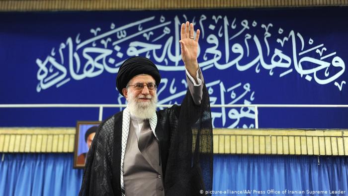 ایٹمی ہتھیار بنانا اور استعمال کرنا اسلام میں حرام ہے، خامنہ ای