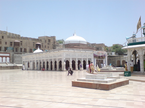 با ادب با مراد