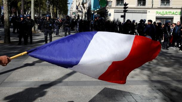 فرانس: ییلو جیکٹ مظاہرین دوبارہ سڑکوں پر نکل آئے