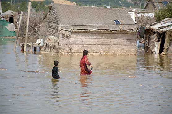 سمندری طوفان ‘کیار’ کی شدت میں اضافہ، ریڑھی گوٹھ میں پانی گھروں میں داخل