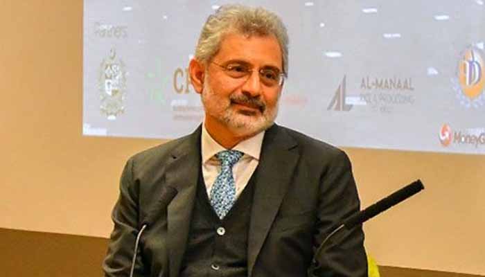 حکومتی ٹیم کے اہم رکن نے جسٹس قاضی فائز کی جاسوسی کروائی