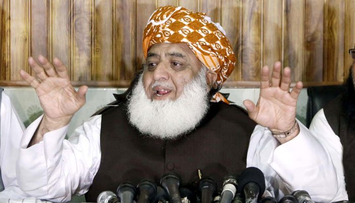 مذاکرات کے لیے تیار ہیں لیکن حکومت اوچھے ہتھکنڈے چھوڑ دے: فضل الرحمان