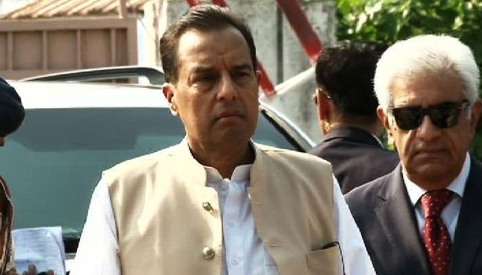 پولیس نے کیپٹن (ر) صفدر کو گرفتار کر لیا