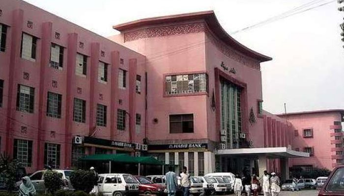 مظفرگڑھ میں مدرسے کے طالبعلم کو آگ لگا دی گئی