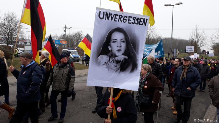 جرمن ٹین ایجر گرل فرینڈ کے افغان قاتل کی جیل میں خودکشی