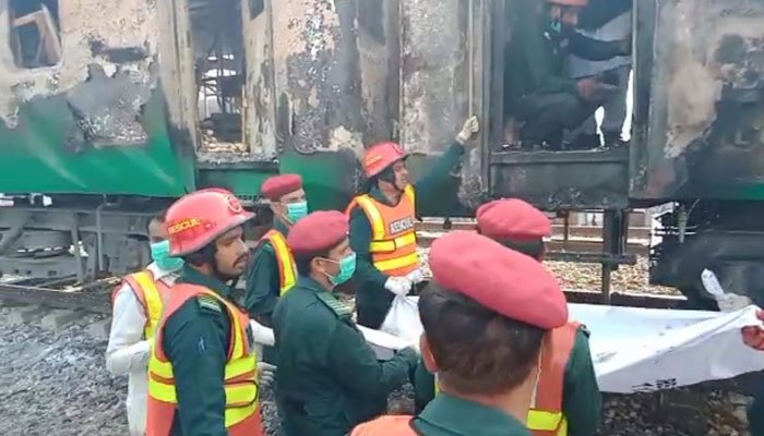 حادثے کا شکار تیزگام ایکسپریس میں سوار مسافروں کی تفصیلات سامنے آ گئیں