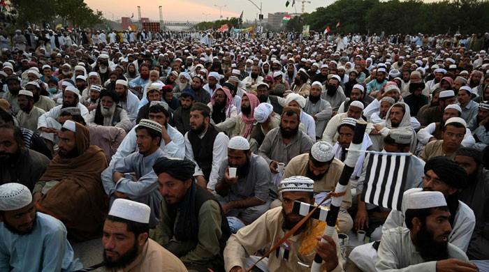 آزادی مارچ:  کفن باندھ کر نکلے ہیں، انقلابی لوگوں کیلئے بارش اور برفباری مسئلہ نہیں