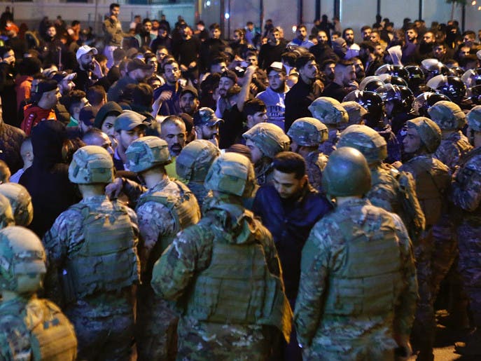 بیروت : حزب اللہ اور امل موومنٹ کے حامیوں کا مظاہرین پر دھاوا