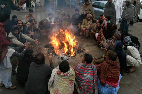 سردی کے ریکارڈ ٹوٹنے لگے، لوگ ٹھٹھر کر رہ گئے