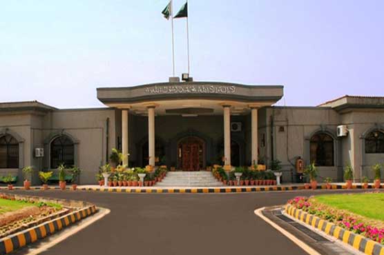 بار اور بنچ کے درمیان ڈیڈلاک ختم، عمیر بلوچ کیخلاف توہین عدالت کا شوکاز نوٹس واپس