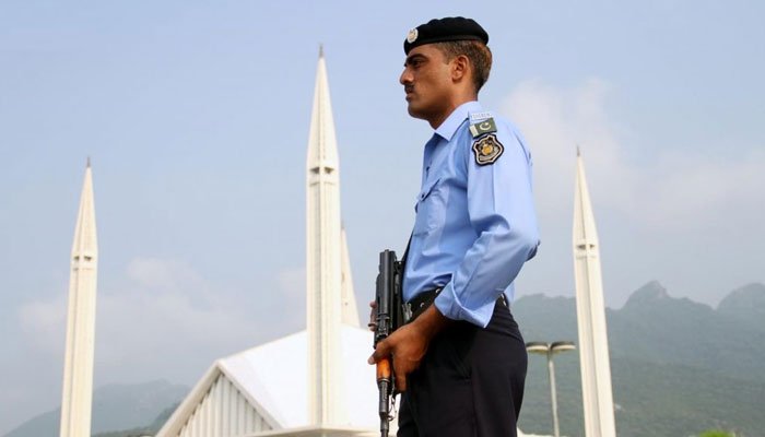 اسلام آباد پولیس اہلکاروں کے یونیفارم پر ویڈیو کیمرے لگانے کا فیصلہ