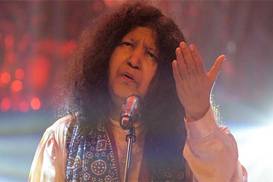 صوفیانہ کلام سمجھا نہ سکیں تو پڑھنے کا فائدہ نہیں: عابدہ پروین