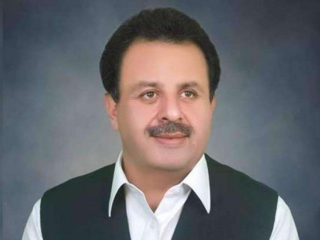 خیبر پختونخوا کے وزیر تعلیم اکبر ایوب خان میٹرک پاس نکلے