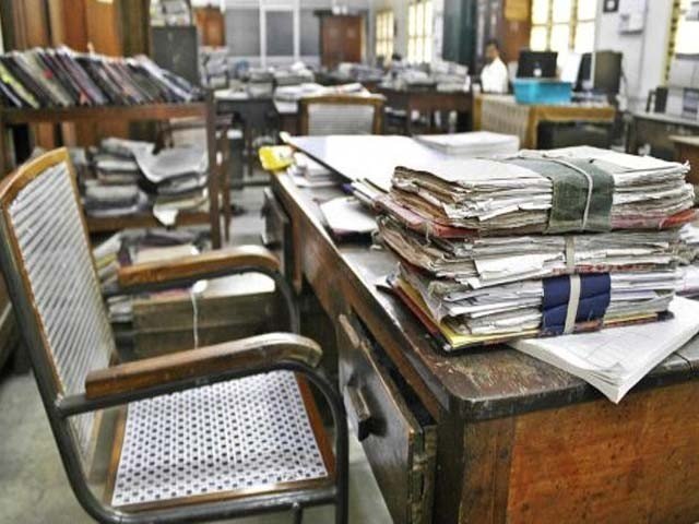 1لاکھ 29 ہزار خالی اسامیوں پر 4 ماہ میں بھرتیاں مکمل کرنیکی ہدایت