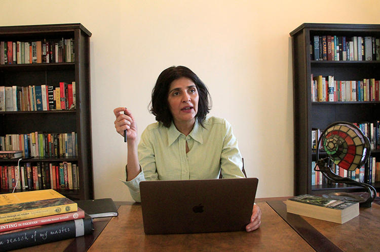 ریاست مخالف پروپیگنڈے پر گل بخاری کو نوٹس