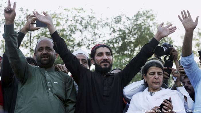 ‘آپ کیسے کسی کی حب الوطنی پر سوال اٹھا سکتے ہیں؟’
