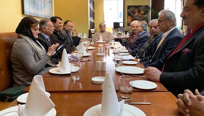 مسلم لیگ (ن) کے اقتدار کے لیے پاور بروکرز کے ساتھ مذاکرات