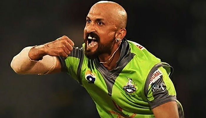 ضابطہ اخلاق کی خلاف ورزی پر قلندرز کے دلبر حسین پر جرمانہ