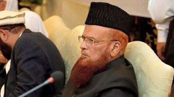 باجماعت نماز پر عائد حکومتی پابندی پر عملدرآمد کے پابند ہیں: مفتی تقی عثمانی