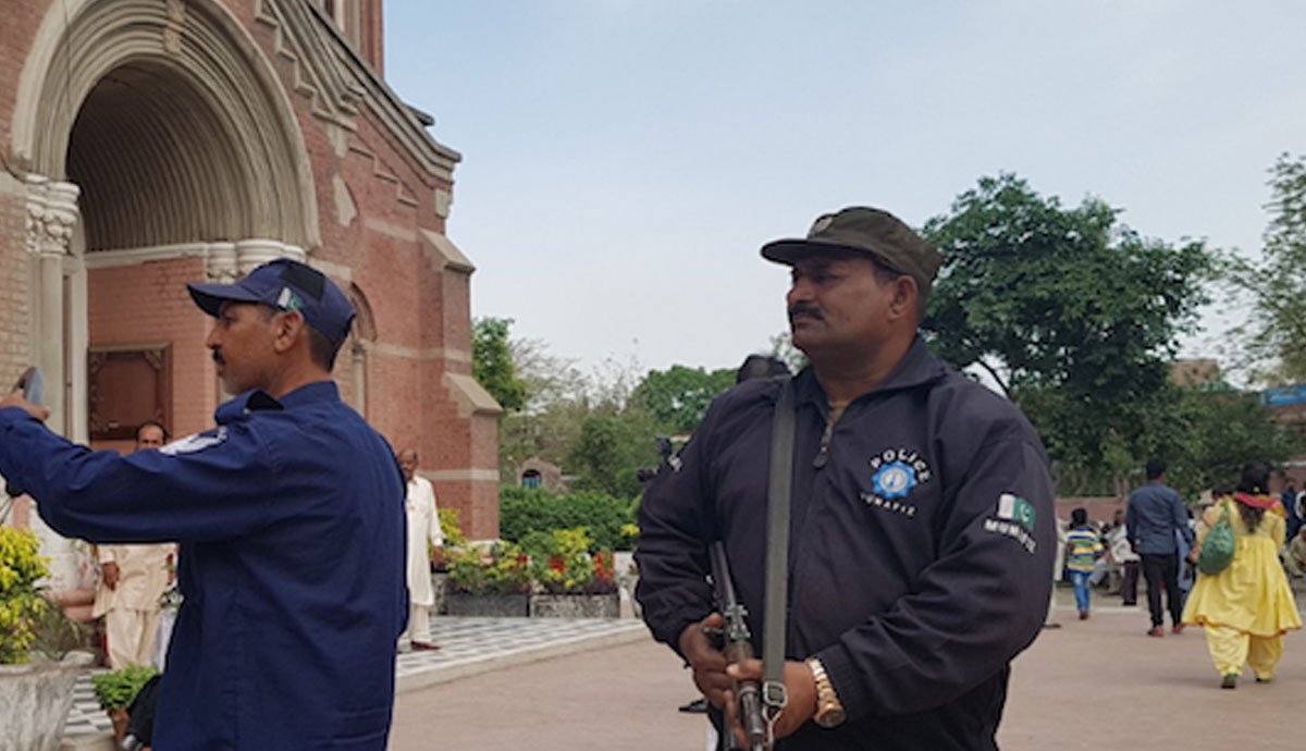 کورونا: پاکستان سمیت دنیا بھر میں ایسٹر سادگی سے منایا جا رہا ہے