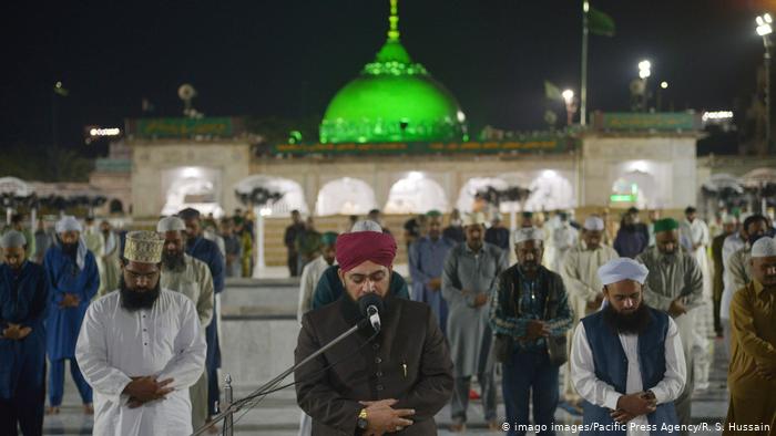 پاکستان: بیشتر مساجد نے رمضان لاک ڈاؤن نظر انداز کر دیا